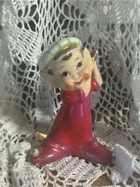Vintage golfing Pixie Elf salt or pepper shak
